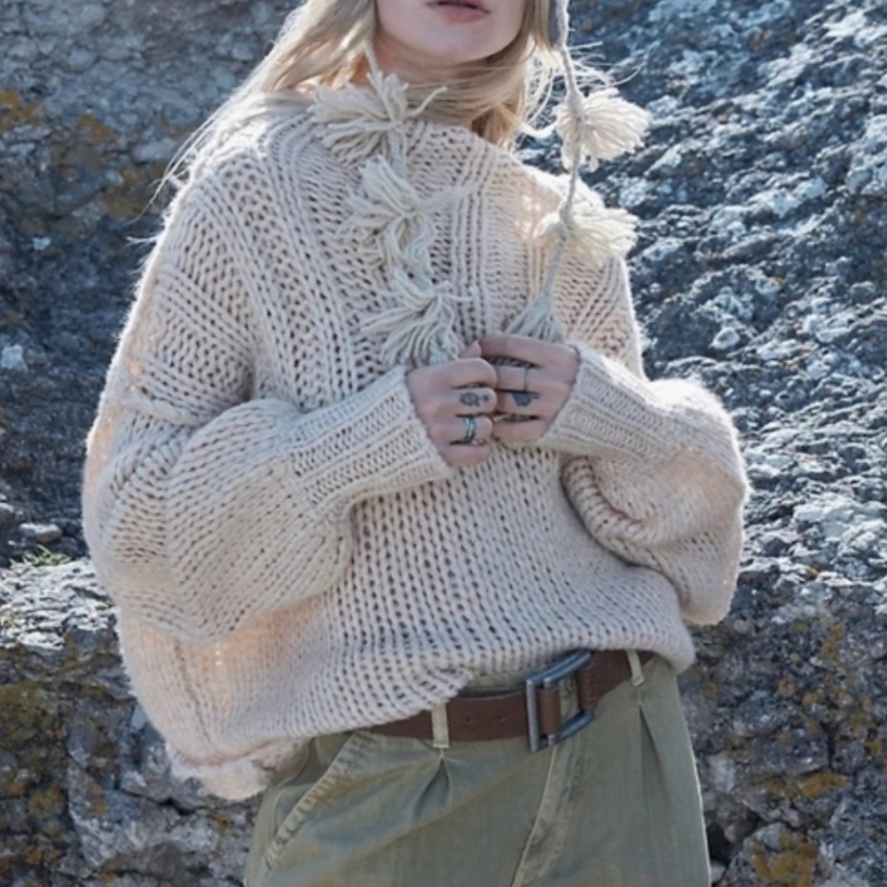 Free People Oversized Chunky Be There Sweater in Cream Size S. NWT